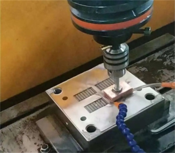電腦數(shù)控火花機的正確操作方法